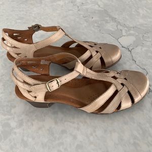 Rockport Mary Jane Beige Shoes